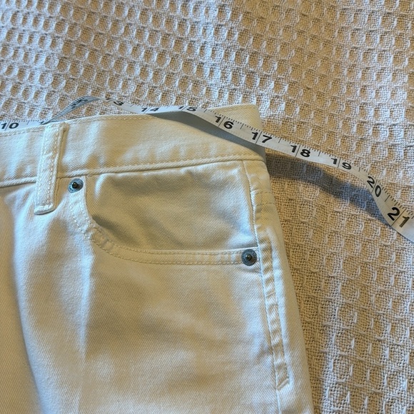 ANN Taylor Loft‎ White Denim Jean Shorts - Picture 7 of 10